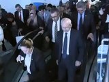 keMAL Kılıçdaroğlu yürüyen merdivene ters biniyor HQ