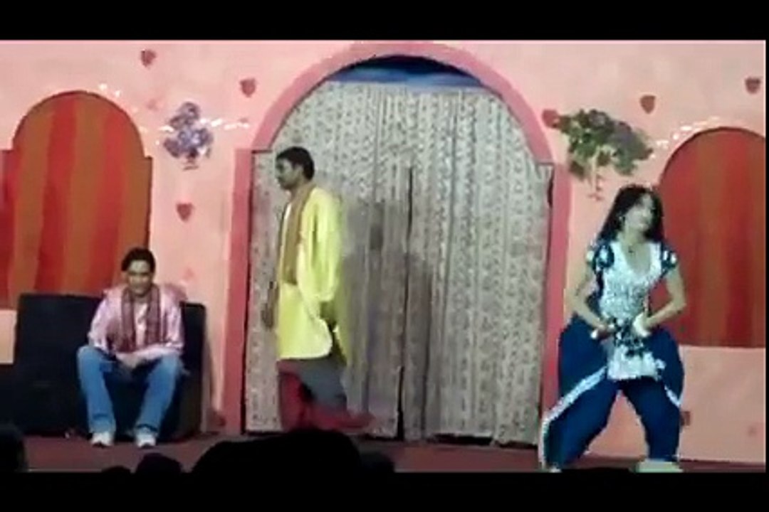 Aima Khan Hot Mujra on Staj show New Saraiki Song HD