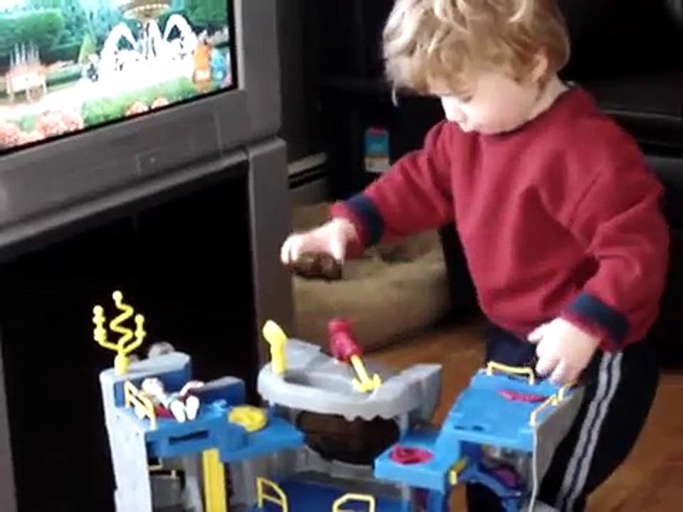 Eric & Phoebe (poodle) watch Wonder Pets Save the Poodle