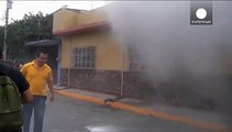 معلم های معترض مکزیکی وسایل حوزه های رای گیری را تخریب کردند