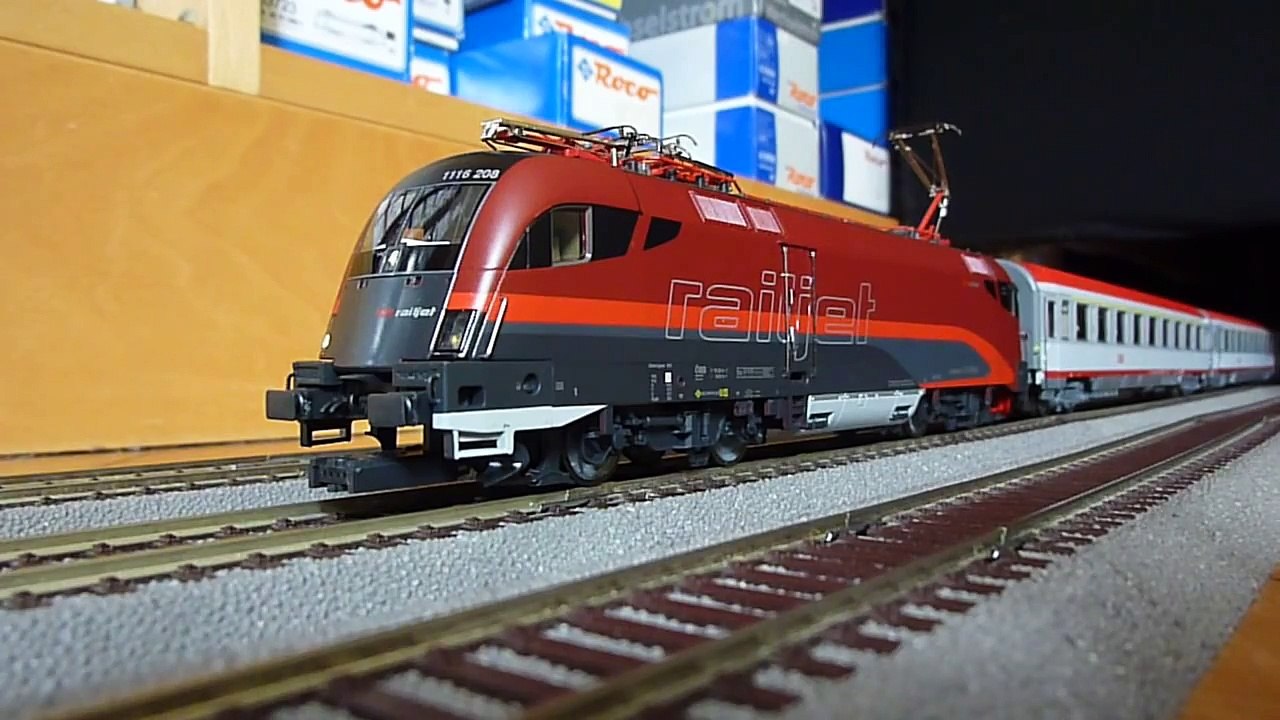 Roco ÖBB 1116 208 Railjet mit Zimo Loksound und InterCity 556 "Erlebnis Demokratie"