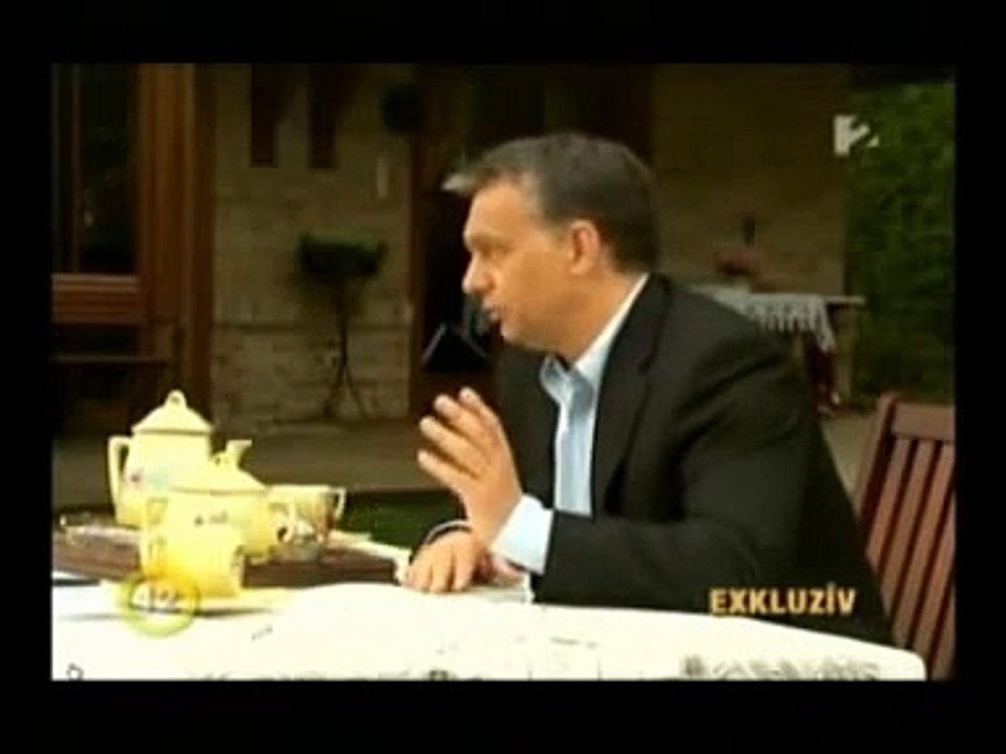 ⁣Orbán Viktor a Frizbi műsorában - (nagyon) exkluzív interjú - 2011. május 1.