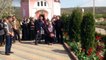 Pendant ce temps en russie : un prêtre orthodoxe se fait porter par un mec à quatre pattes...