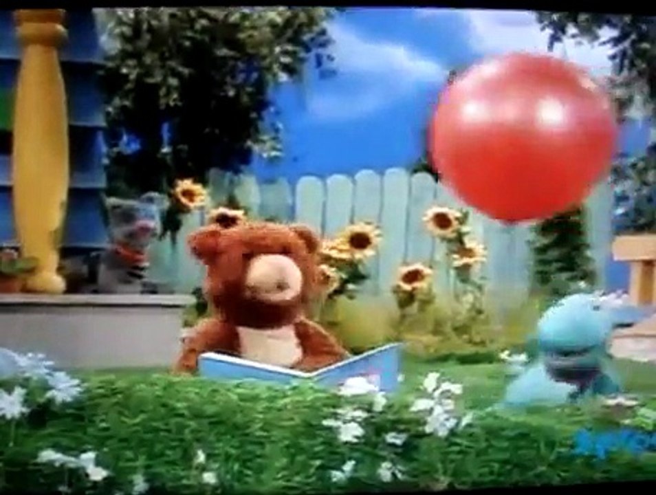 Caillou Puppets   Balloon Song