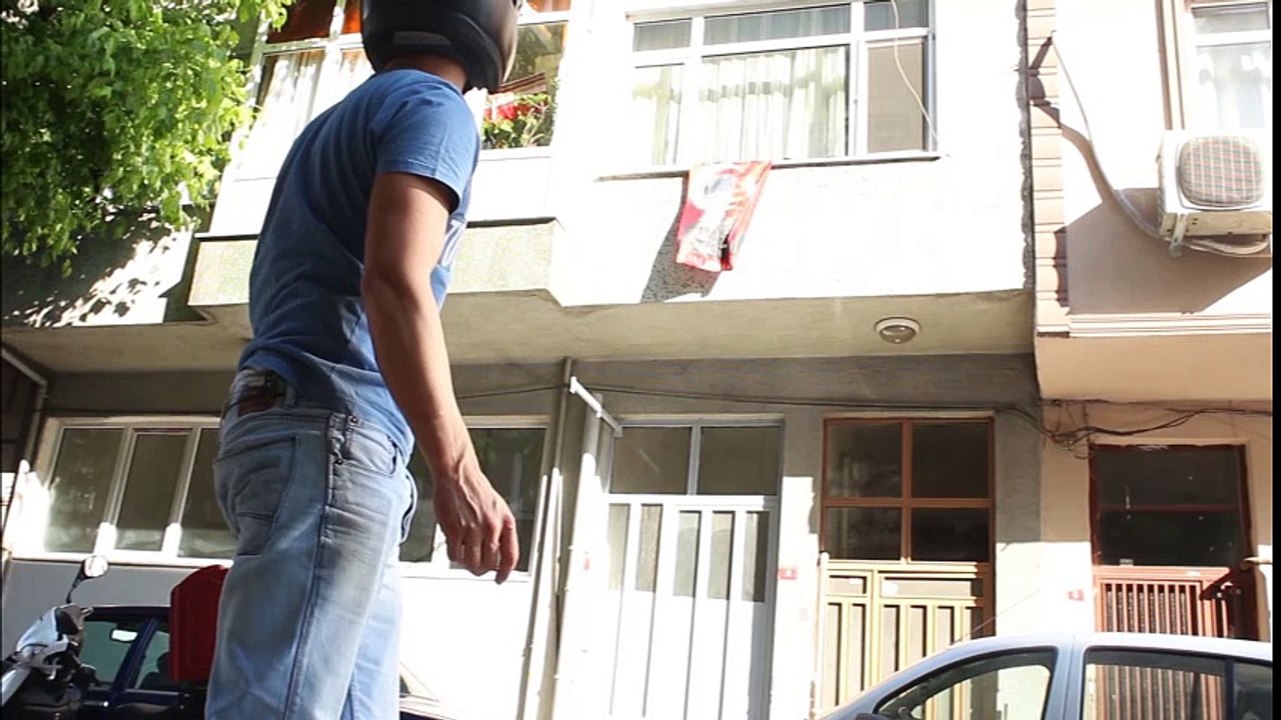 Arçelik Genç Kreatifler Yarışması - Video Birincisi "Mutsuz Kurye"