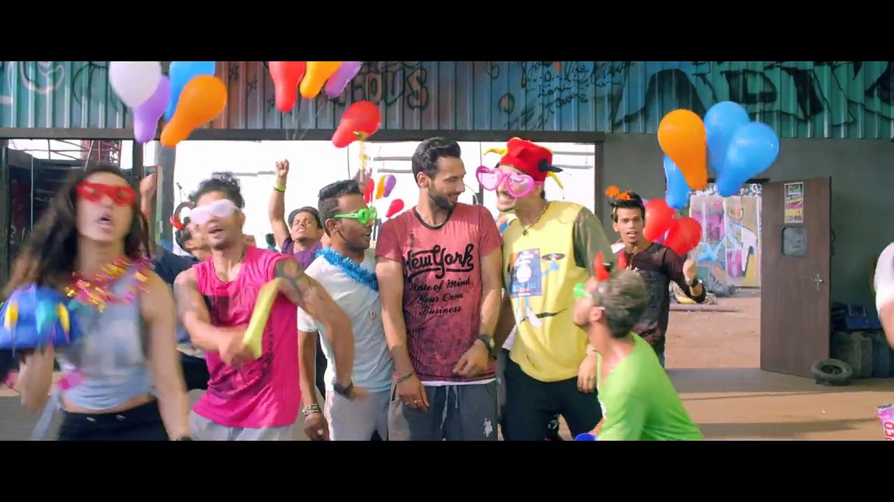 Happy B'Day _ Disney's ABCD 2 _ Varun Dhawan & Shraddha Kapoor