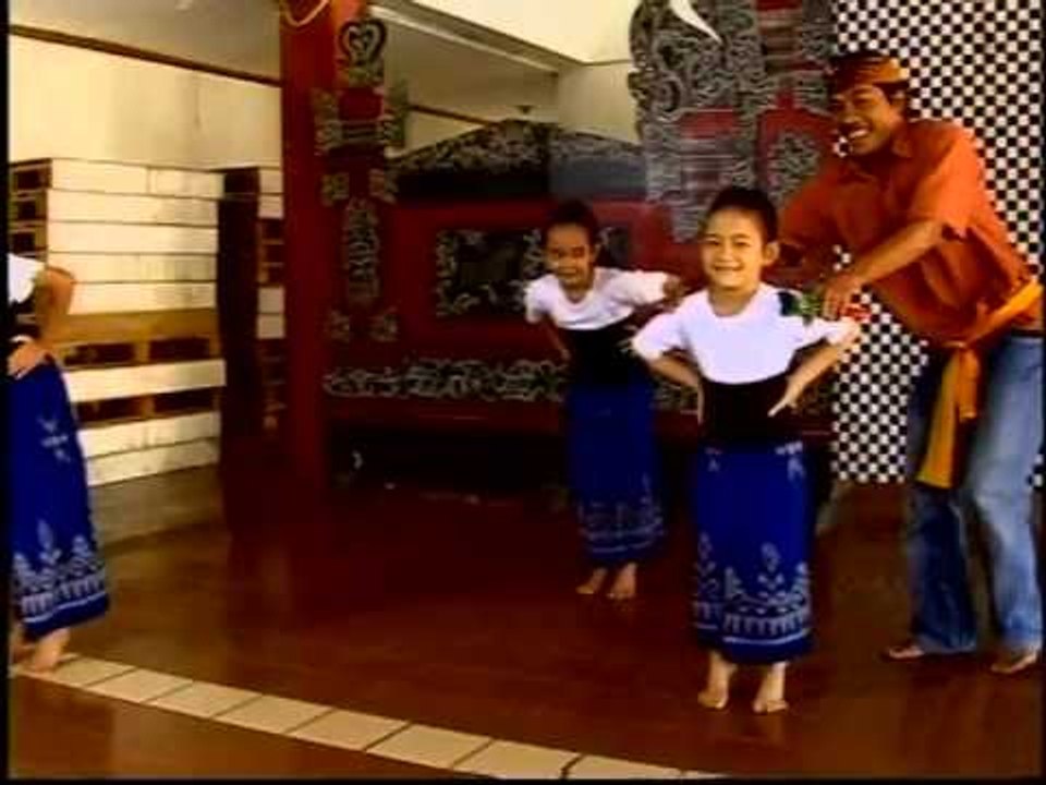 Jalan Sesama: Belajar Tari Bali