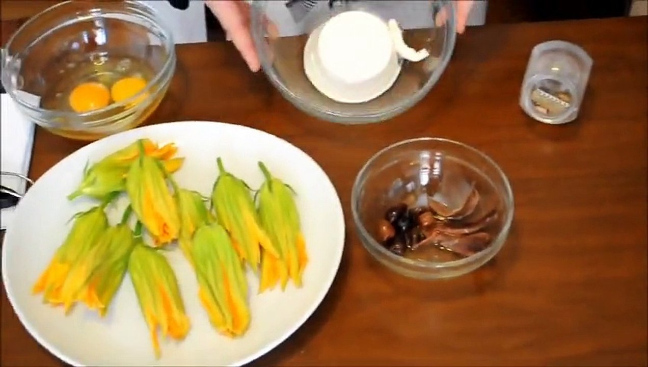 Flor De Calabacìn con Queso Ricota, Aceitunas y Anchoas Chef Stefano Barbato