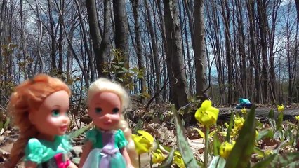 MALEFICENT wants to steal ELSA and ANNA's children ! Forest adventure