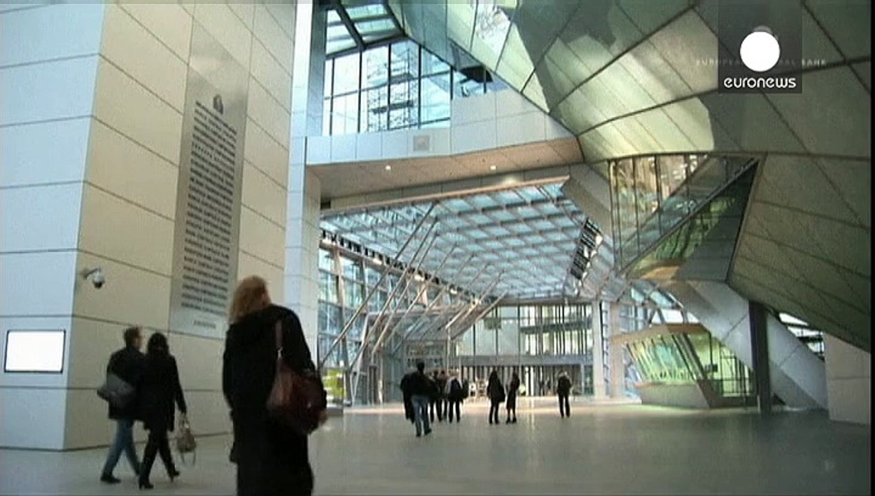 ECB keeps rates unchanged at record lows
