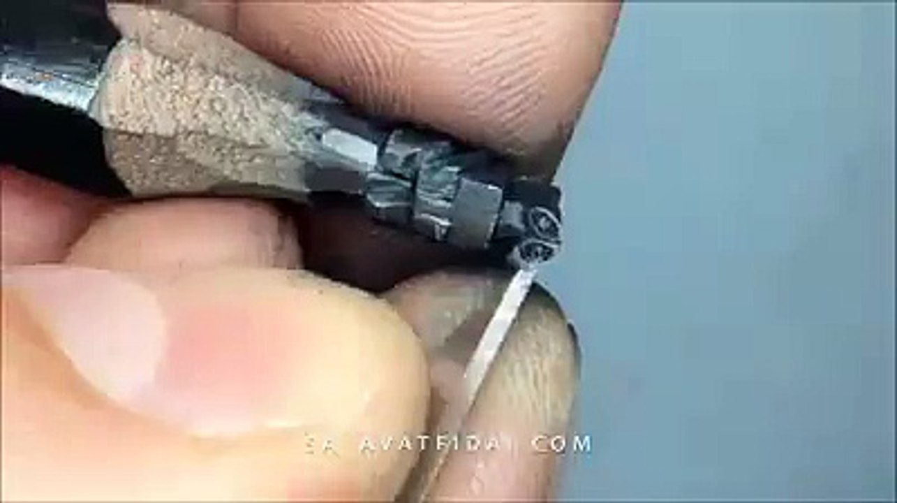 Amazing Pencil Carving by Salavat Fidai Art of WALL-E!