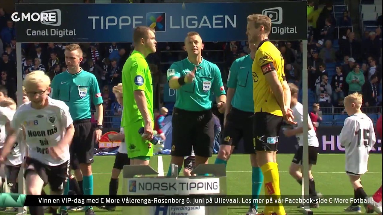 Football Referee hits player with coin during toss Vidéo Dailymotion