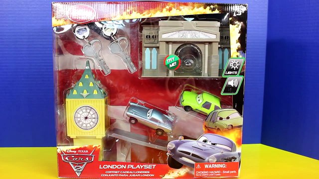 Disney Pixar Cars 2 Oil Rig Keycharger Playset with Lightning McQueen Lemon Finn Mcmissile