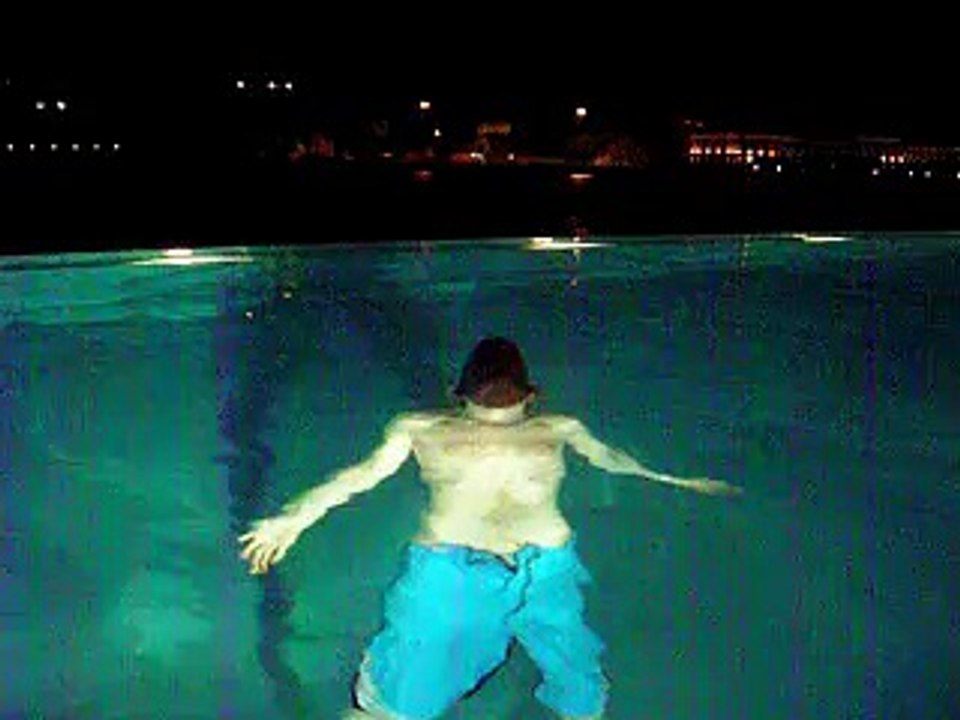 underwater stand