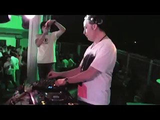 DJ DERO IN THE MIX EN ACROPOLIS.mpg