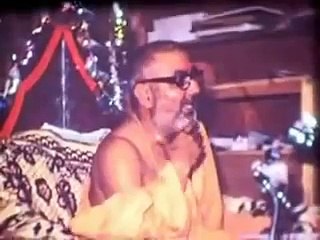 BRAHMSWARUP YOGIJI MAHARAJ AND PRAMUKH SWAMI MAHARAJ