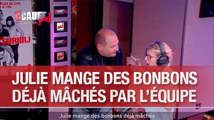 Julie mange des bonbons déjà mâchés par l'équipe - C'Cauet sur NRJ