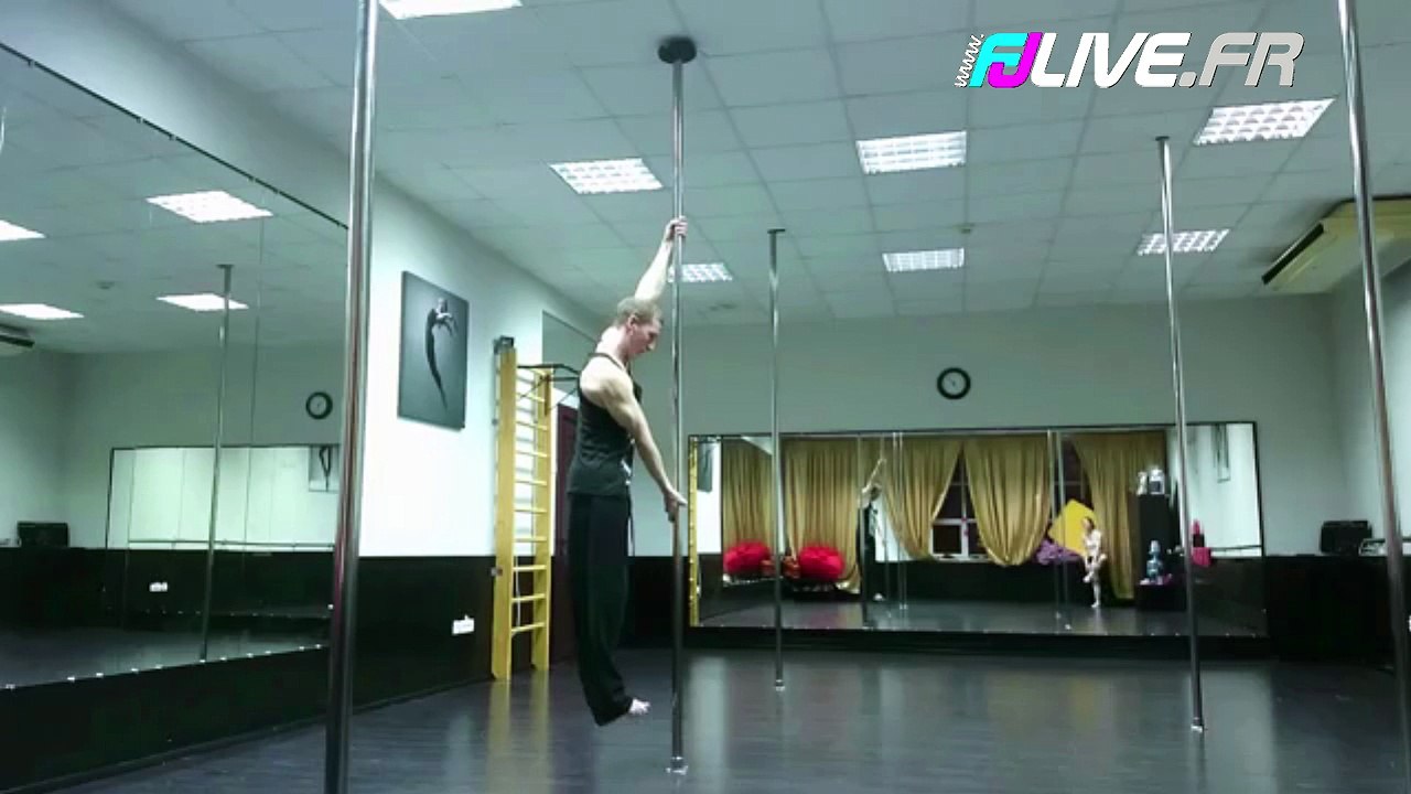 Un pole dancer marche dans les airs !