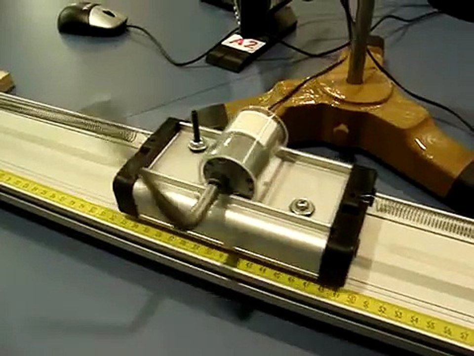 Experimento de Resonancia Mecánica - Sistemas Newtonianos - Universidad de Chile