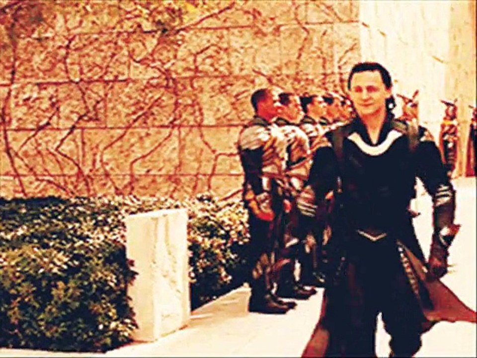 Tom Hiddleston /Loki-Sexy Back
