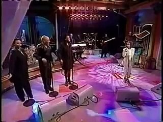 Stephanie Mills sings (home) on rosie