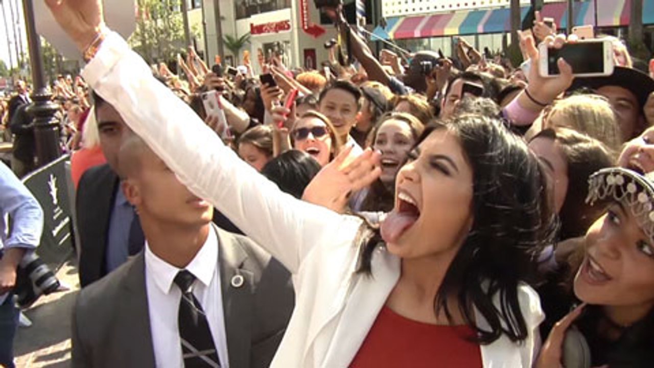 (VIDEO) Kylie Jenner Sticks TONGUE OUT Like Miley Cyrus