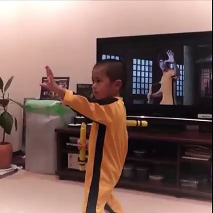Ce gamin est déjà un Vrai Ninja ! Regardez ce qu'il est Capable de faire !