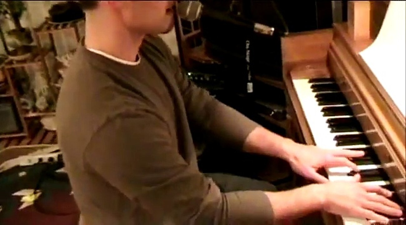 The Hollow- A Perfect Circle cover (piano/vocal)