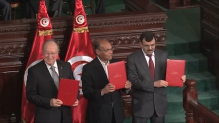 مشاورات لأحزاب الائتلاف الحاكم بتونس مع رئيس الحكومة