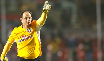 Após falha, Ceni se redime com gol e garante triunfo do Tricolor