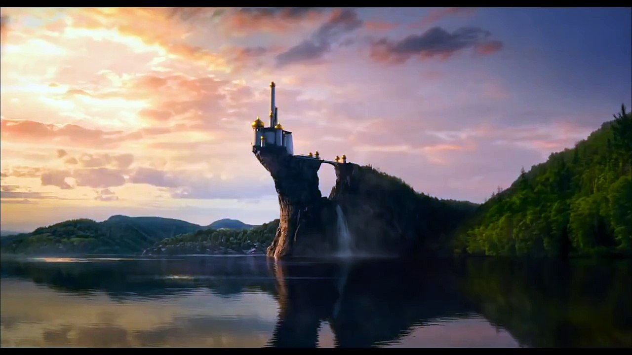 Mirror Mirror - 'Prince' Armie Hammer featurette