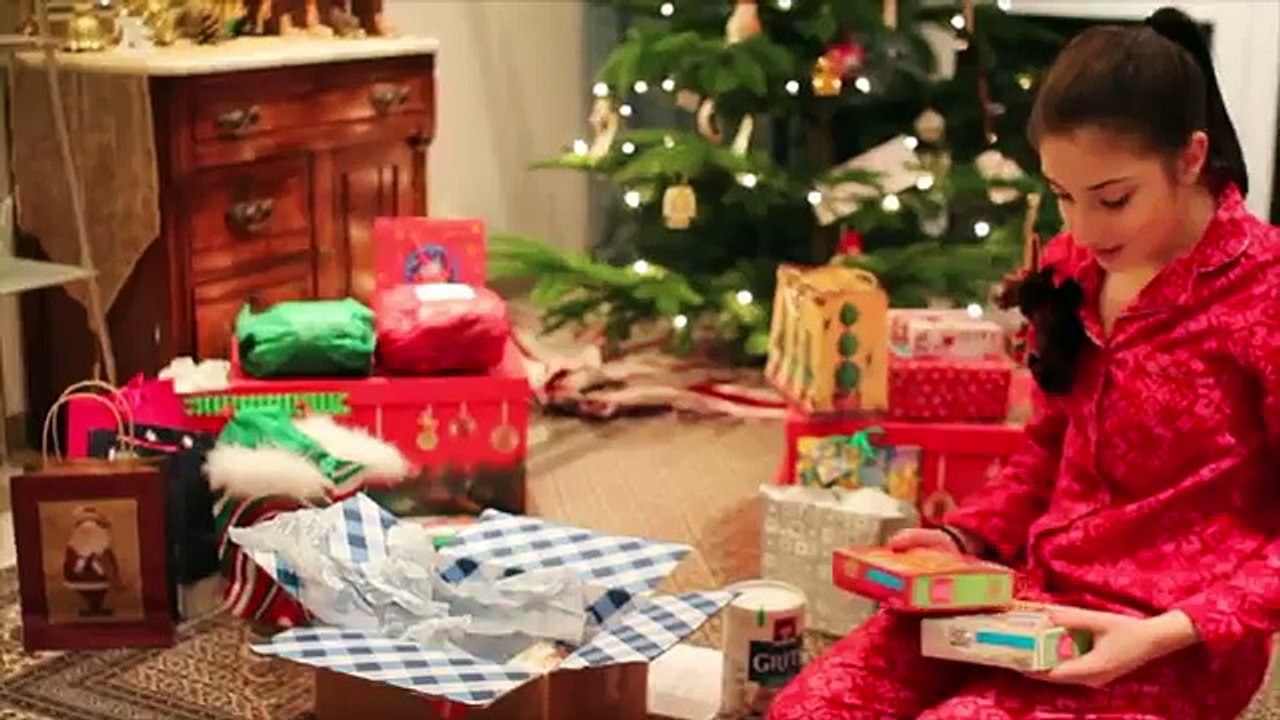 Opening Presents On Christmas Day!