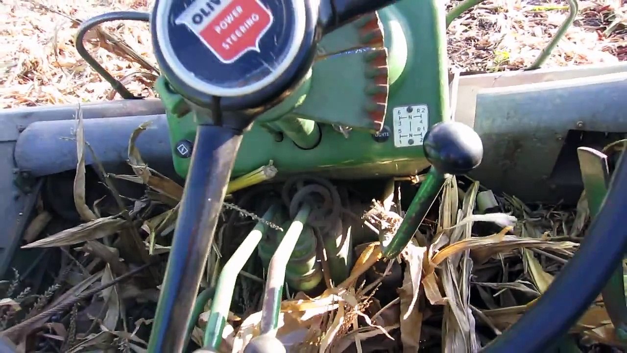 Oliver 880 corn picker