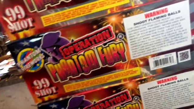 China Firework Factory Making Phantom Fireworks