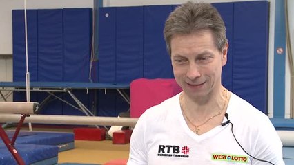 Turnen auf dem Schwebebalken