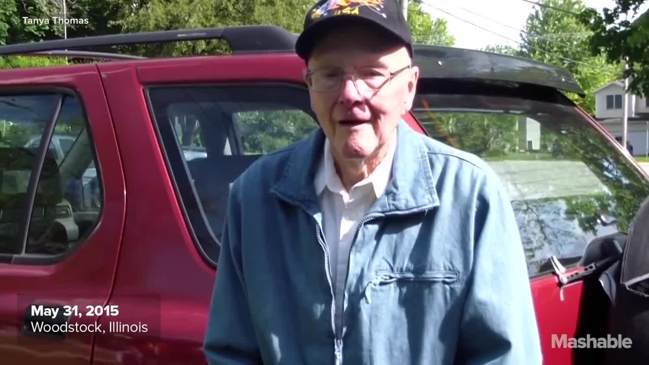 Un homme de 91 ans défonce sa porte de garage avec sa voiture parce qu'il en a toujours rêvé