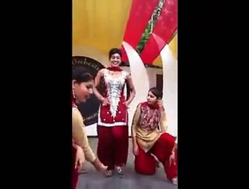 Indian Mehndi dance