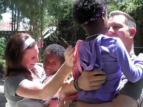 Ils voyagent en Ethiopie pour voir leurs enfants adoptés