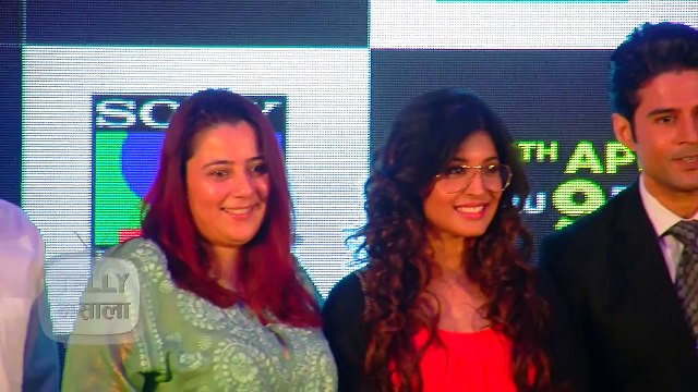 Kabir ( Rajeev Khandelwal ) And Ananya ( Kritika Kamra ) Get Kidnapped By Madhavan Reporters