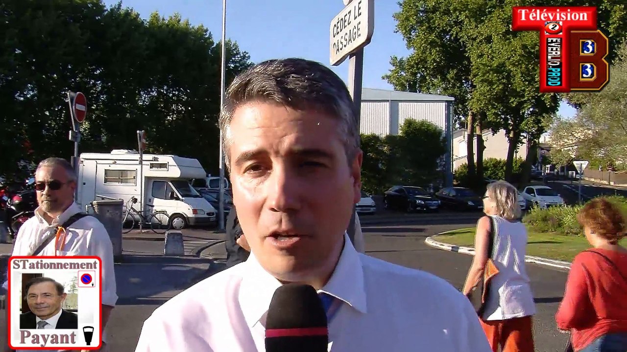 Télévision-Bordeaux-33 les Riverains de Talence contre le stationnement payant devant la Mairie de Monsieur Cazabonne MAIRE de Talence