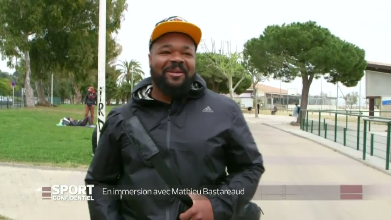 E21 - Sport Confidentiel - Extrait : En immersion avec Mathieu Bastareaud
