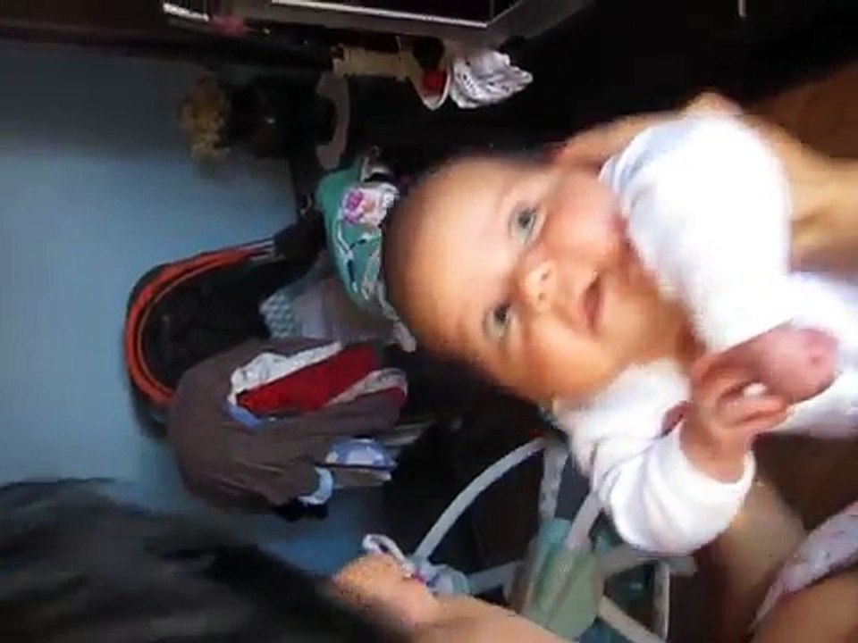 Josefina la gallina con mandy *0*