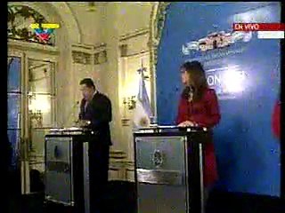 Download Video: Rueda de prensa conjunta entre los presidentes Hugo Chavez y Cristina Fernandez de Kirchner Venezuela  Argentina Salon Sur Presidencia de la Nacion 6