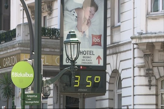 Los termómetros marcan 35 grados en Bilbao