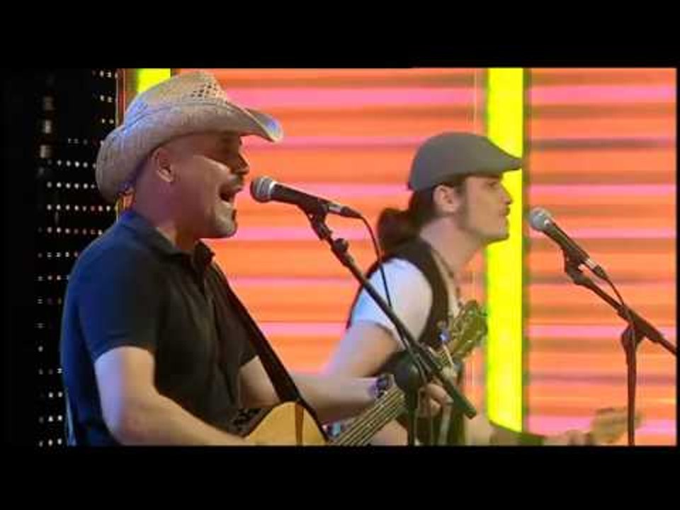 TV3 - Divendres - "Projecte Mut" i "L'Home de goma" a l'escenari de "Divendres"