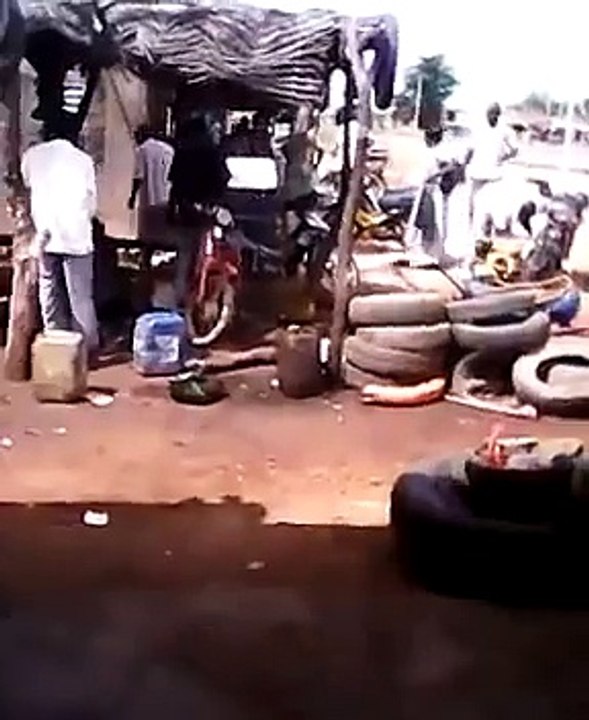 Le cortège de Blaise Compaoré pendant sa fuite vers la frontière Ghanéenne