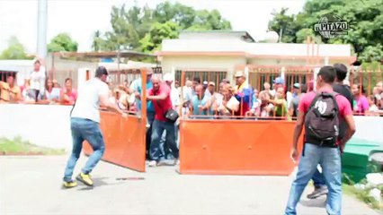 Periodista relata agresión de oficialistas a equipo de prensa en alcaldía MBI