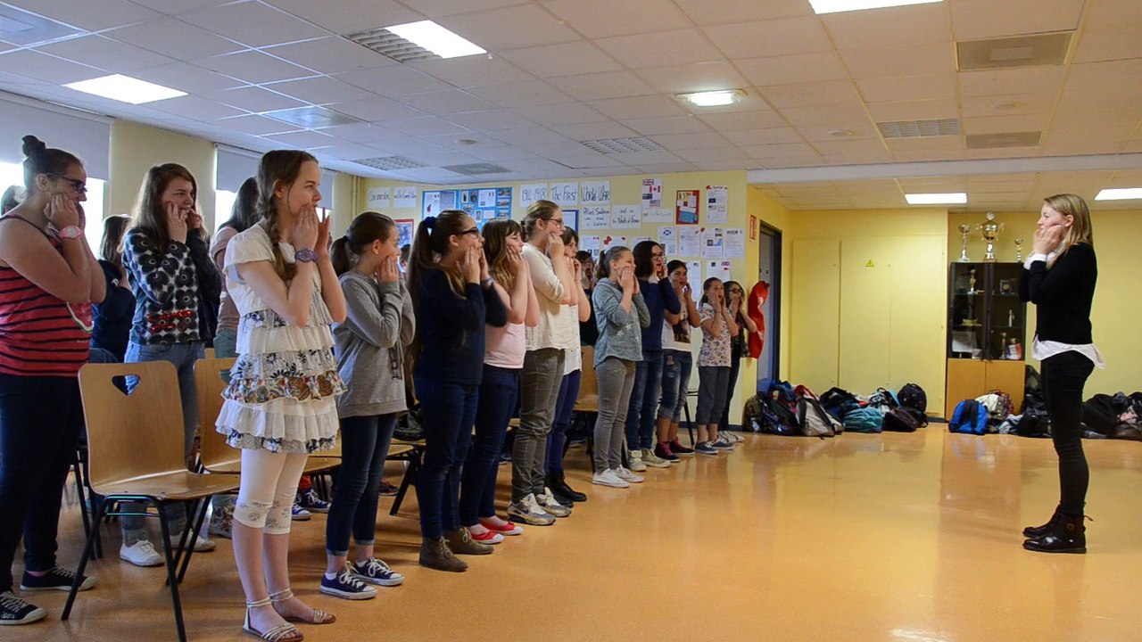 Les élèves du collège des Dentelliers se préparent pour leur spectacle au château d'Hardelot