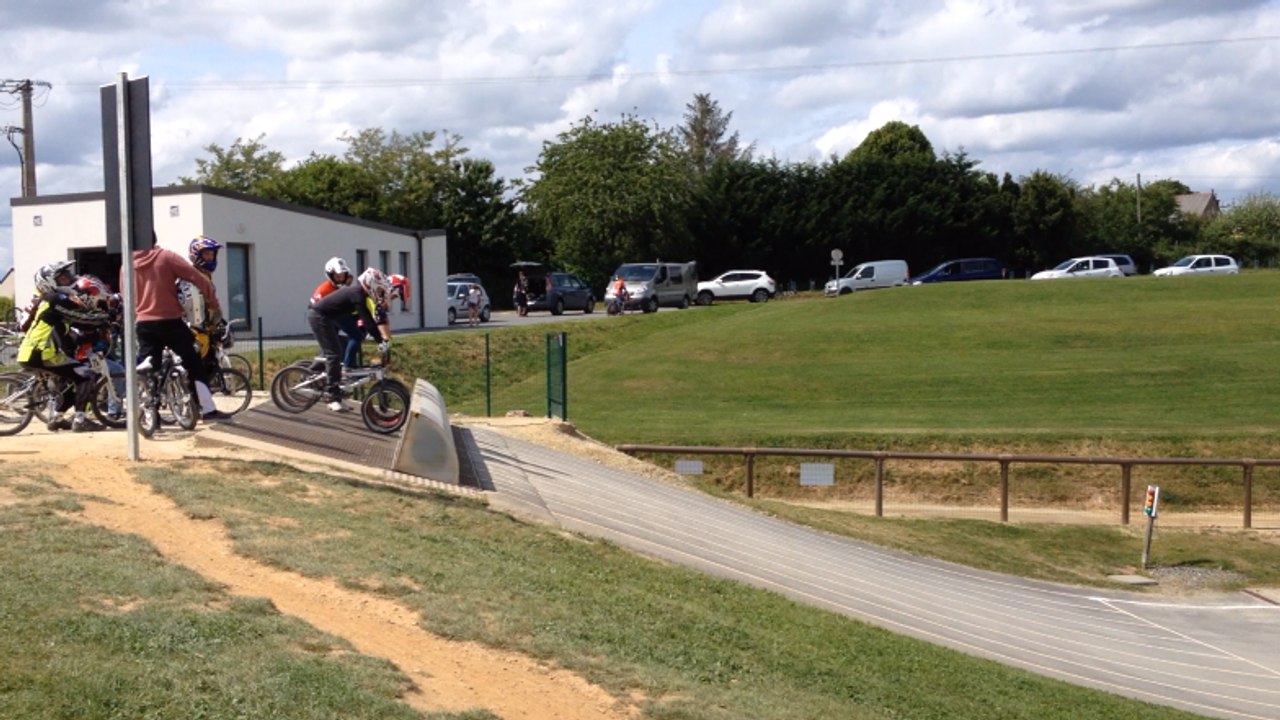 Le BMX, vélo, glisse, bosses et plaisir