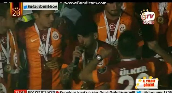 Wesley Sneijder- Fener Ağlama - Çılgın Sneijder Fenerlileri Çoşturuyor